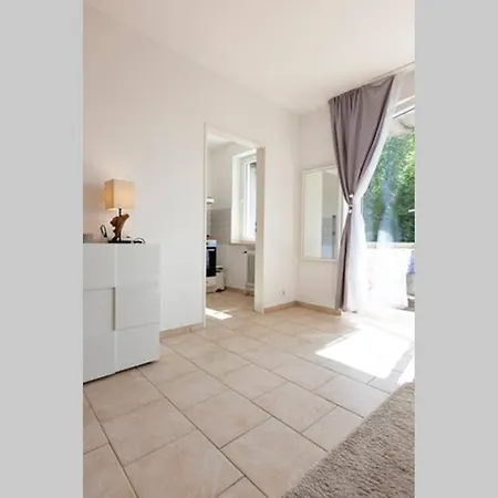 Schoki Langerfeld Apartment *